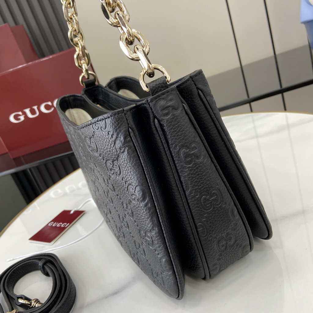 Gucci GG Emblem mini shoulder bag 815263 in black GG leather