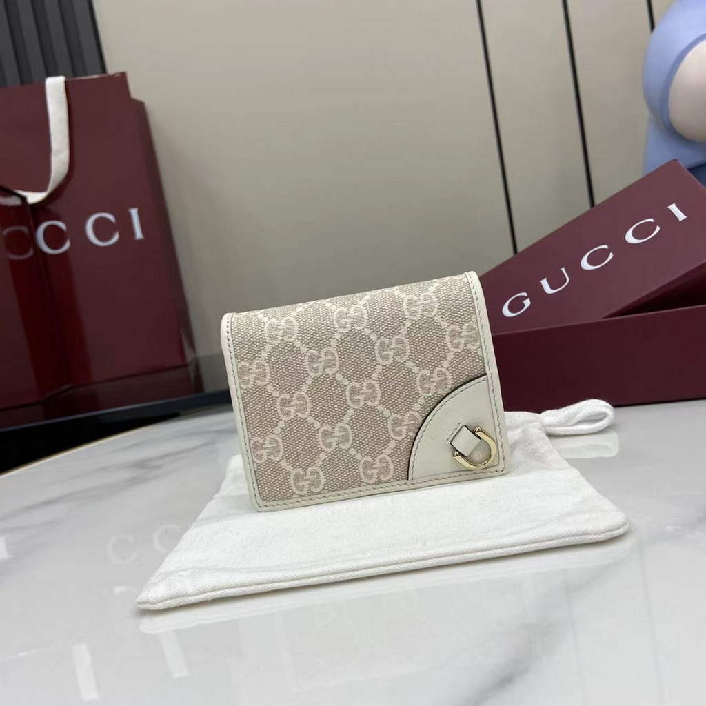 Gucci GG Emblem mini wallet, 820692 in white leather