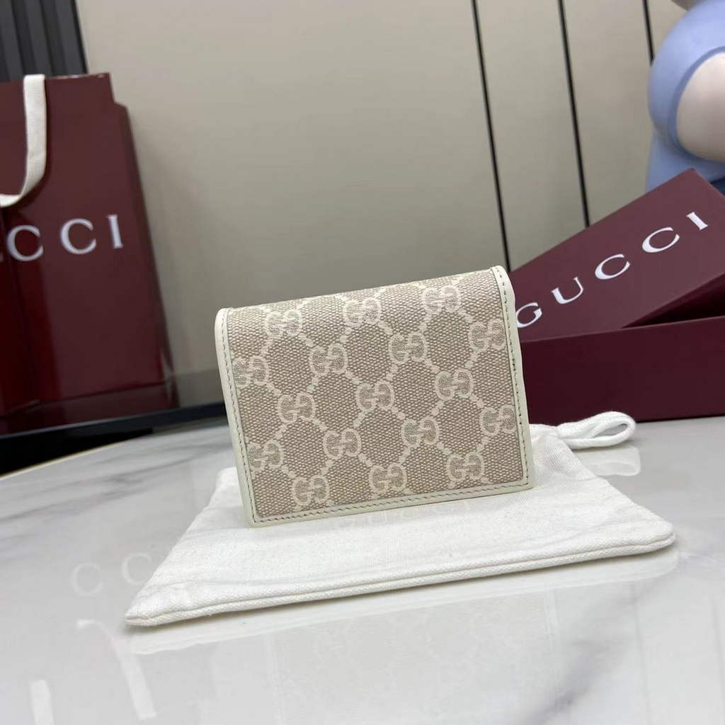 Gucci GG Emblem mini wallet, 820692 in white leather