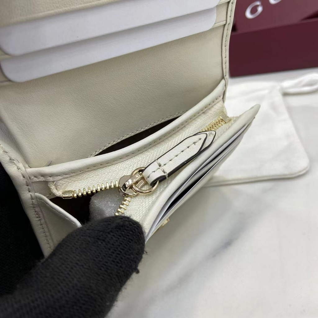 Gucci GG Emblem mini wallet, 820692 in white leather