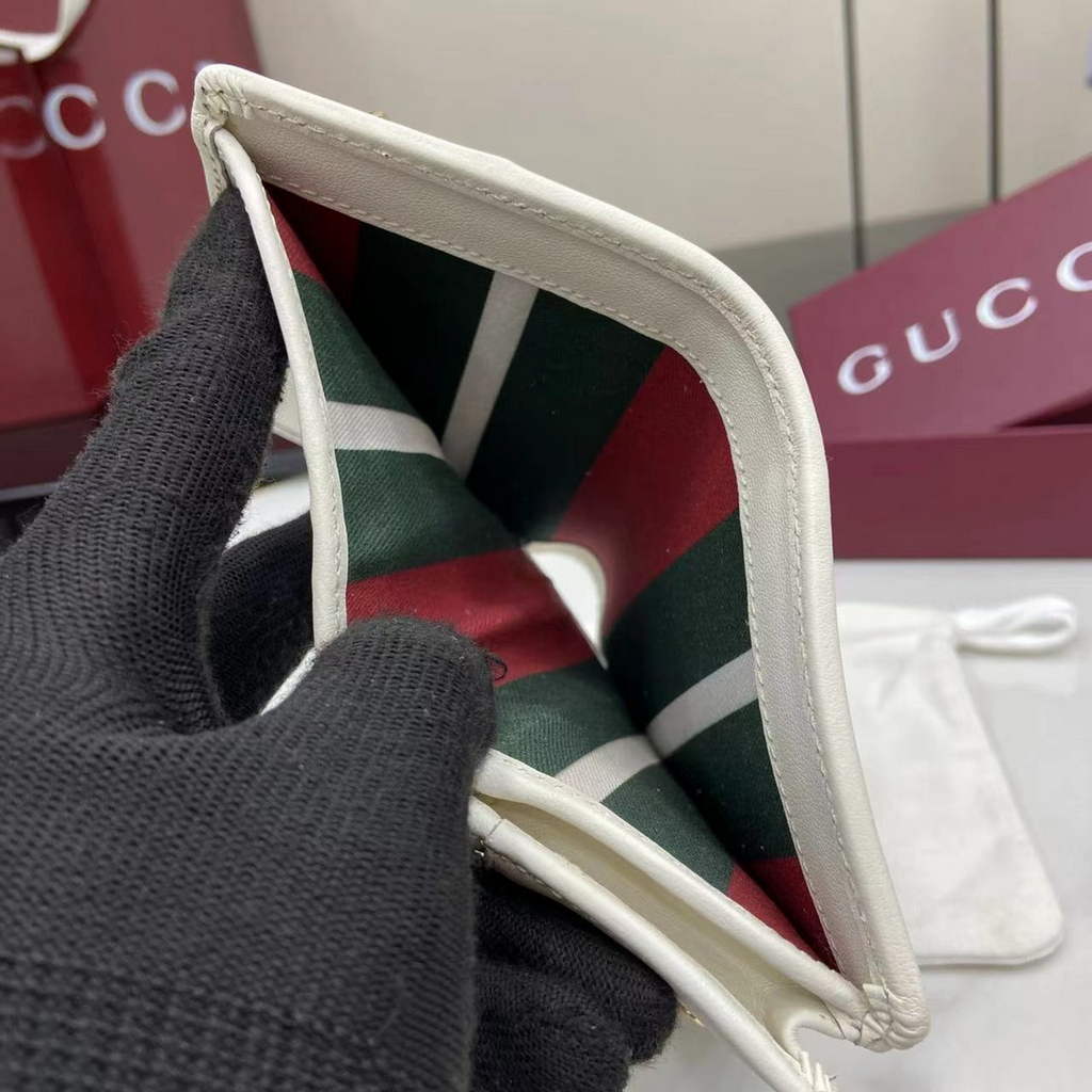 Gucci GG Emblem mini wallet, 820692 in white leather