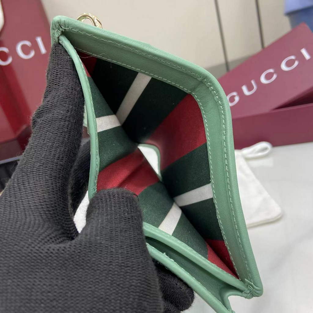 Gucci GG Emblem mini wallet, 820692 in green leather