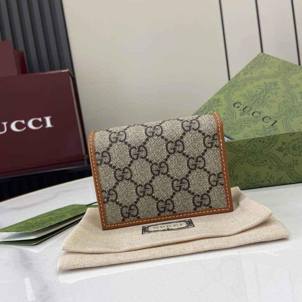Gucci GG Emblem mini wallet, 820692 in beige and brown leather