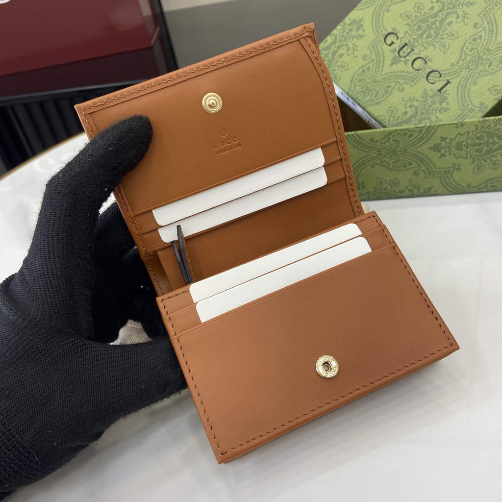 Gucci GG Emblem mini wallet, 820692 in beige and brown leather