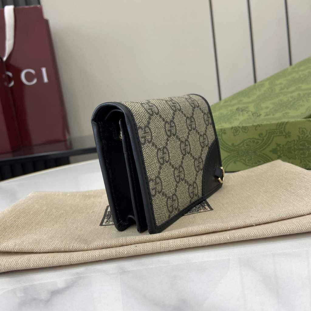Gucci GG Emblem mini wallet, 820692 in beige and black leather