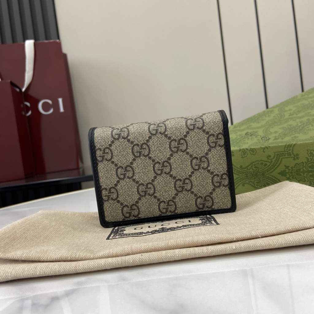 Gucci GG Emblem mini wallet, 820692 in beige and black leather