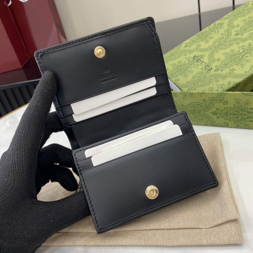 Gucci GG Emblem mini wallet, 820692 in beige and black leather