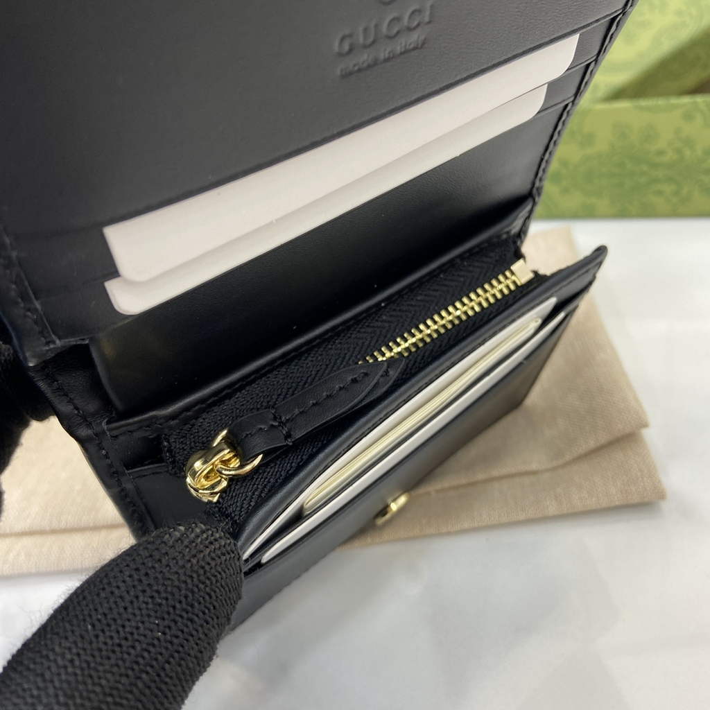 Gucci GG Emblem mini wallet, 820692 in beige and black leather