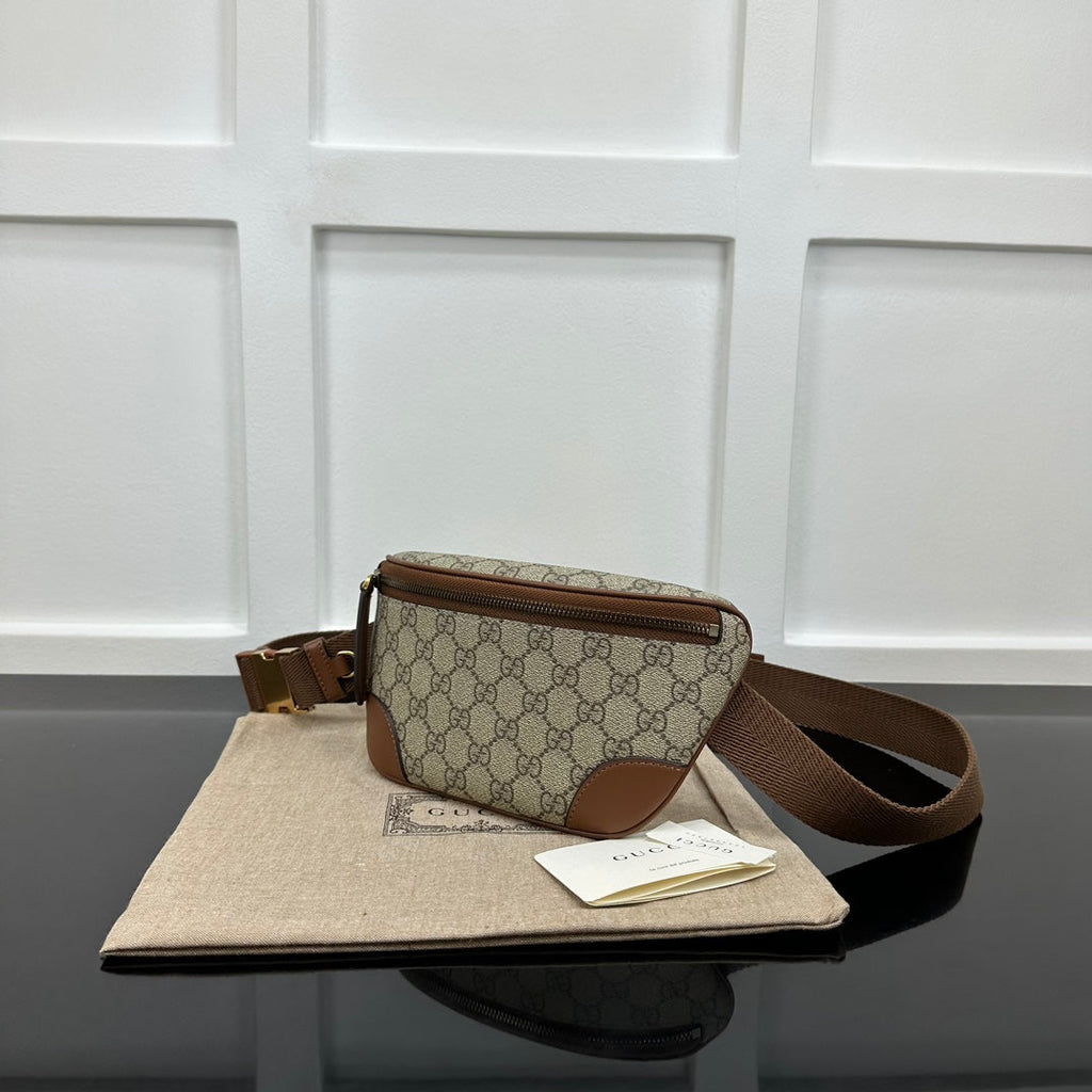 Gucci GG Emblem small belt bag, 821165 in beige fabric