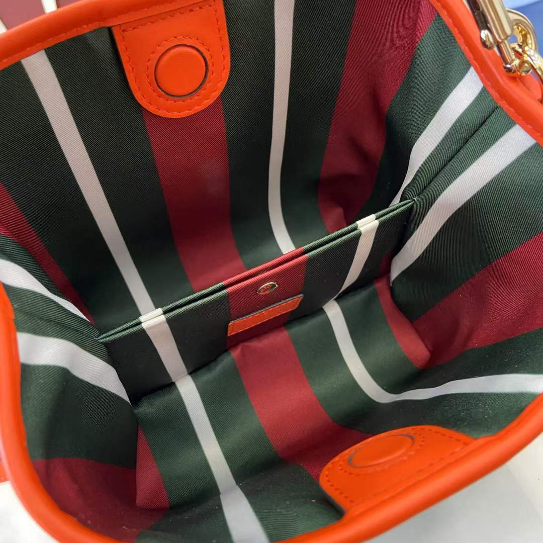 Gucci GG Emblem small bucket bag 815118 in orange fabric