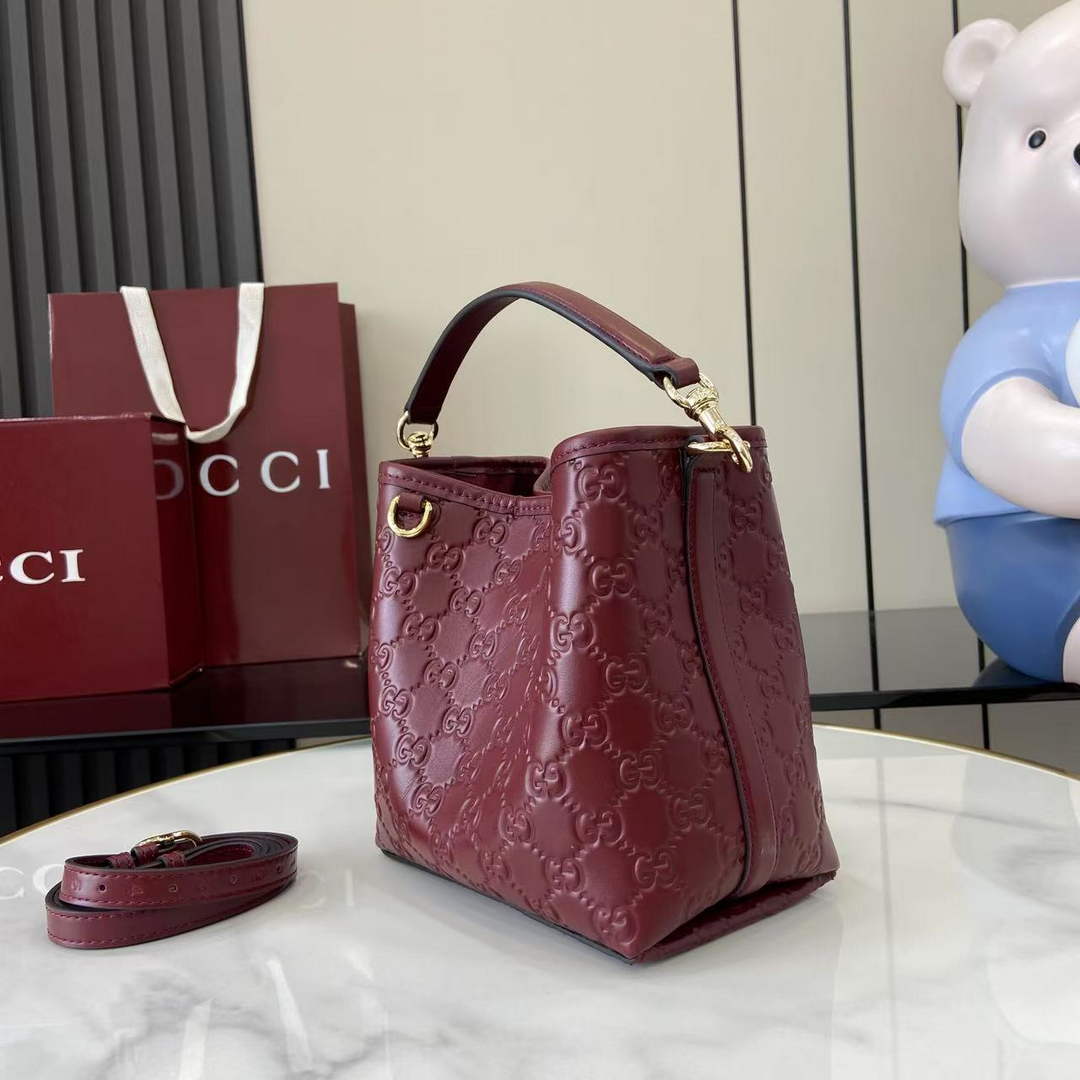 Gucci GG Emblem small bucket bag 815118 in GG wine red leather