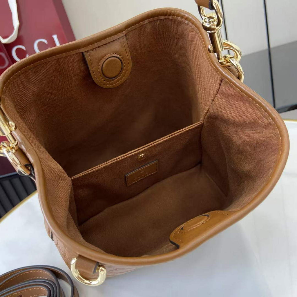 Gucci GG Emblem small bucket bag 815118 in GG brown leather