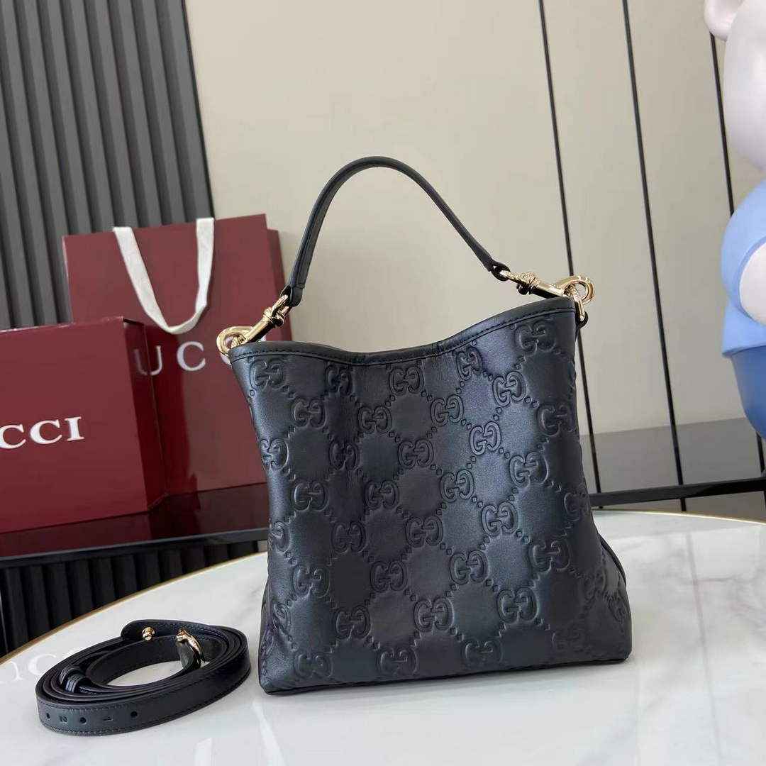 Gucci GG Emblem small bucket bag 815118 in GG black leather