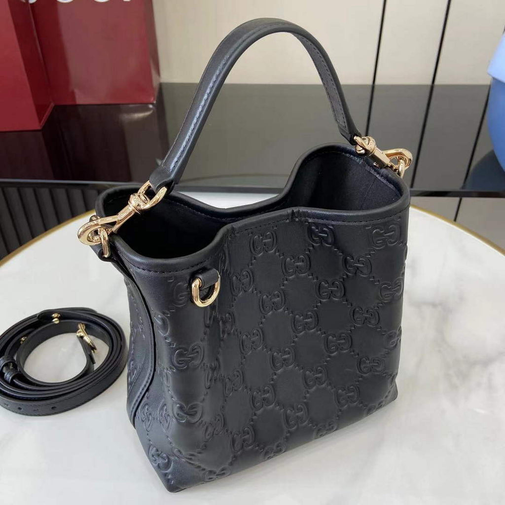 Gucci GG Emblem small bucket bag 815118 in GG black leather