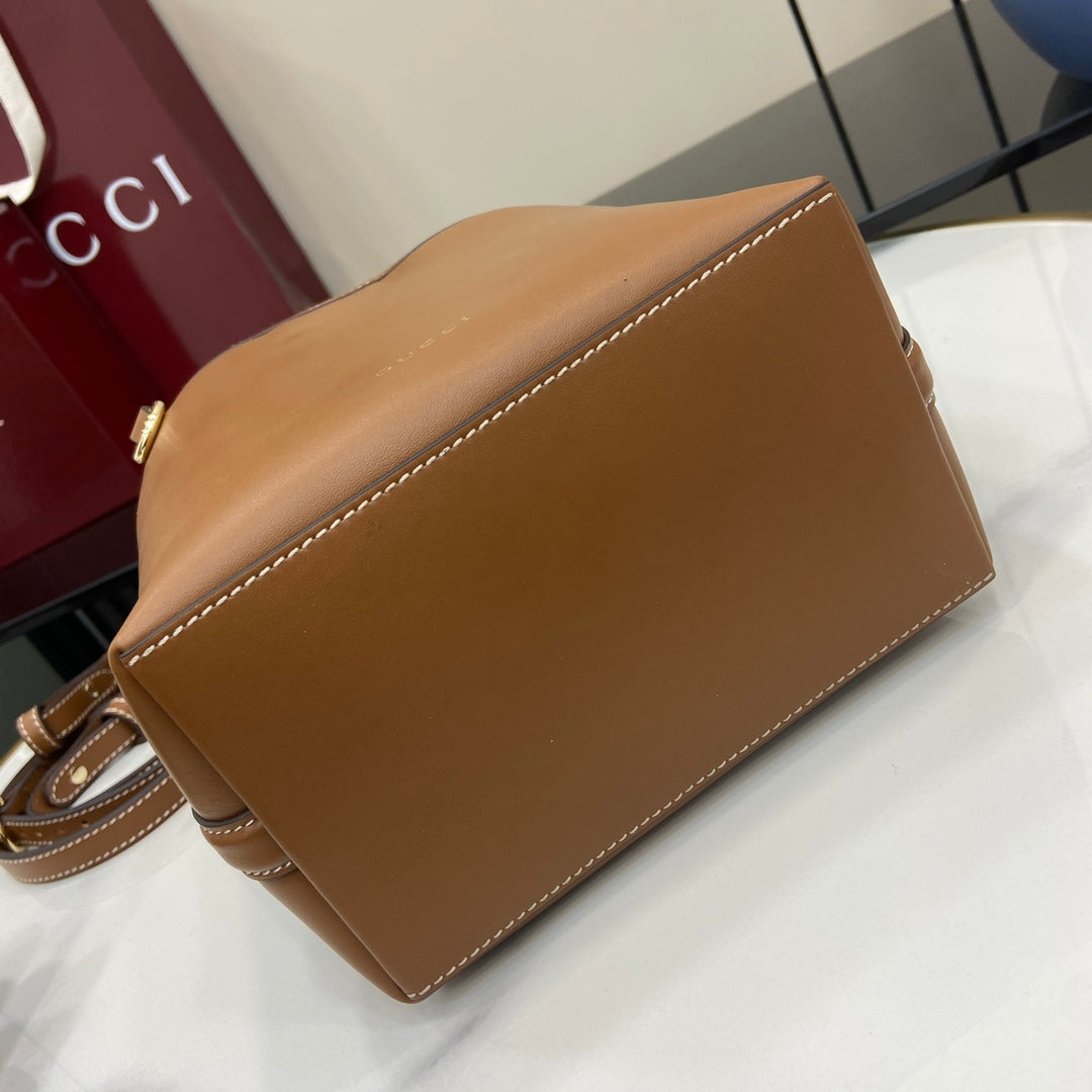 Gucci GG Emblem small bucket bag 815118 in brown leather