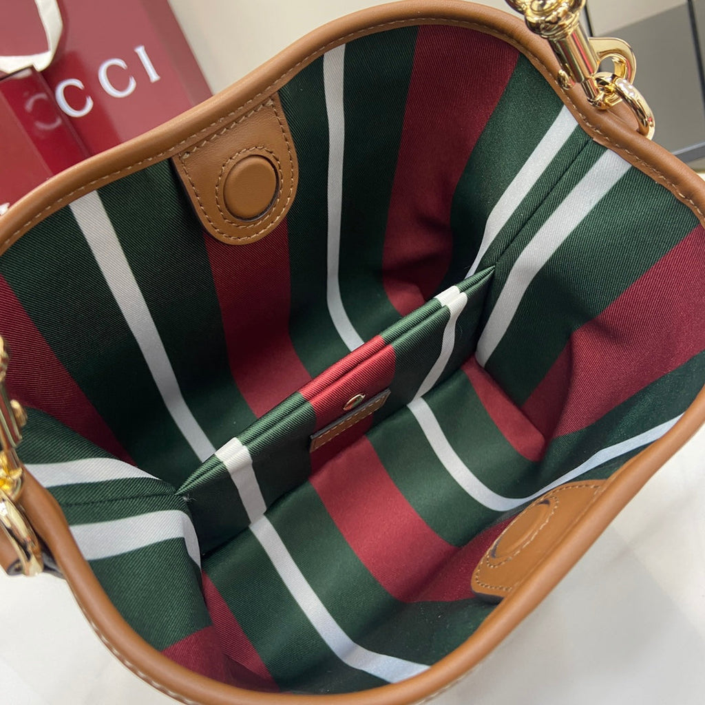 Gucci GG Emblem small bucket bag 815118 in brown leather