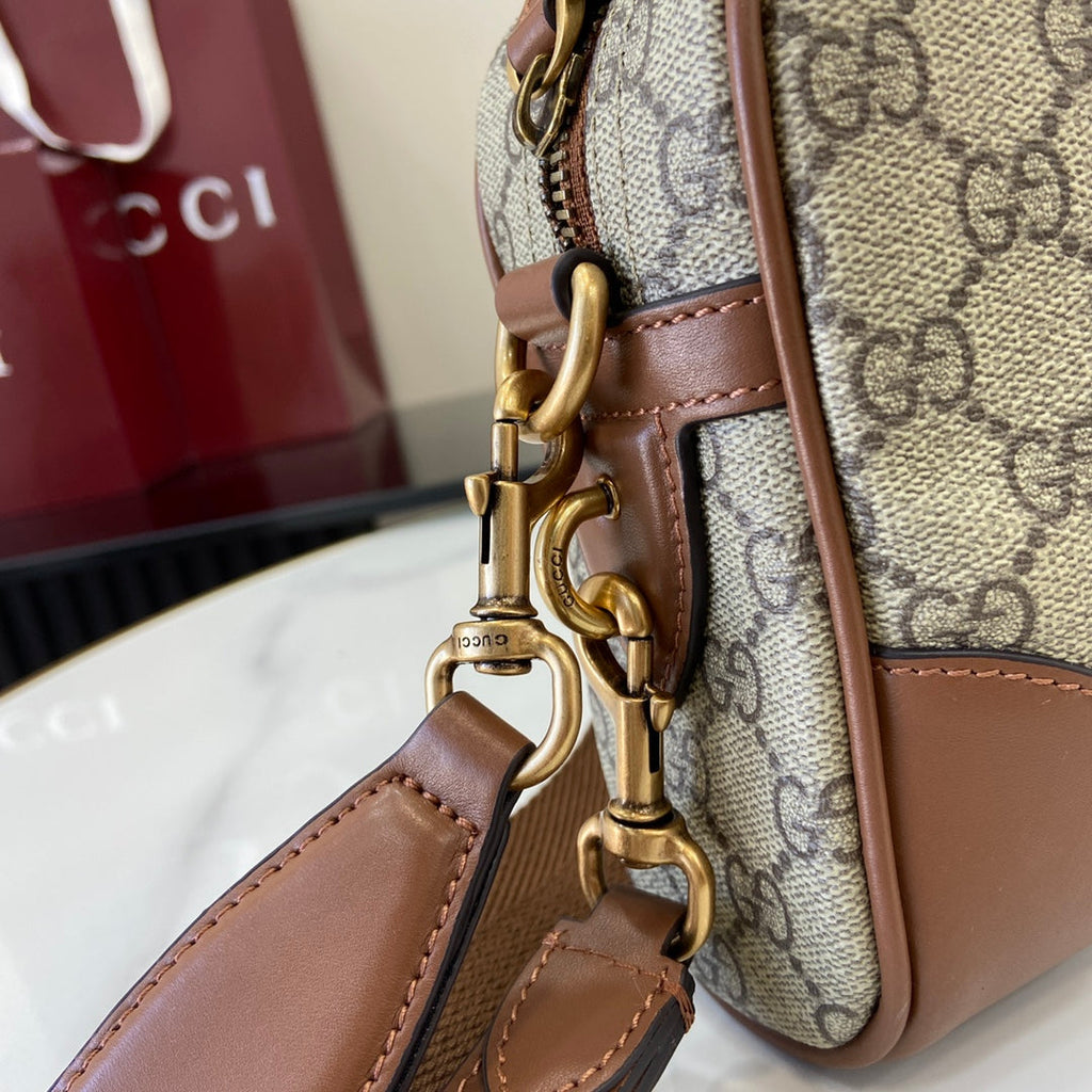 Gucci GG Emblem small crossbody bag, 821155 in brown fabric
