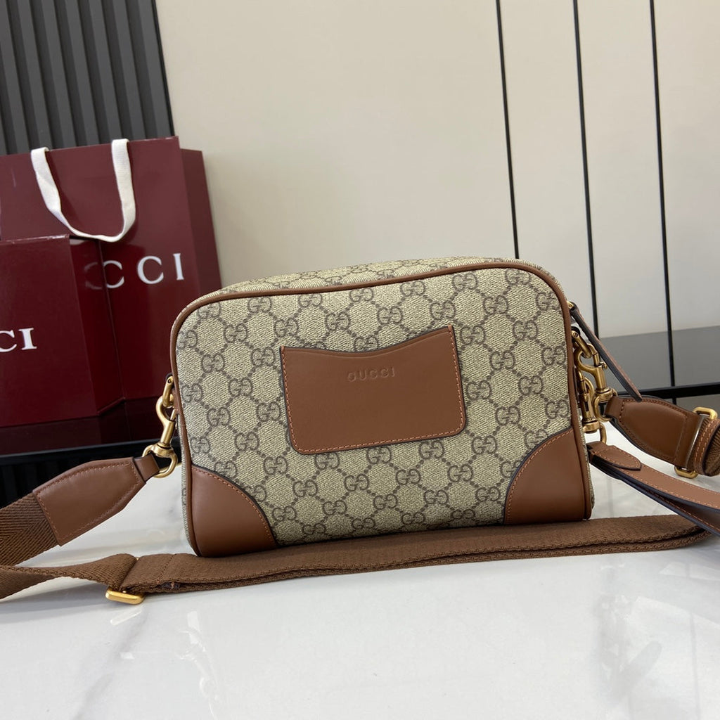 Gucci GG Emblem small crossbody bag, 821155 in brown fabric