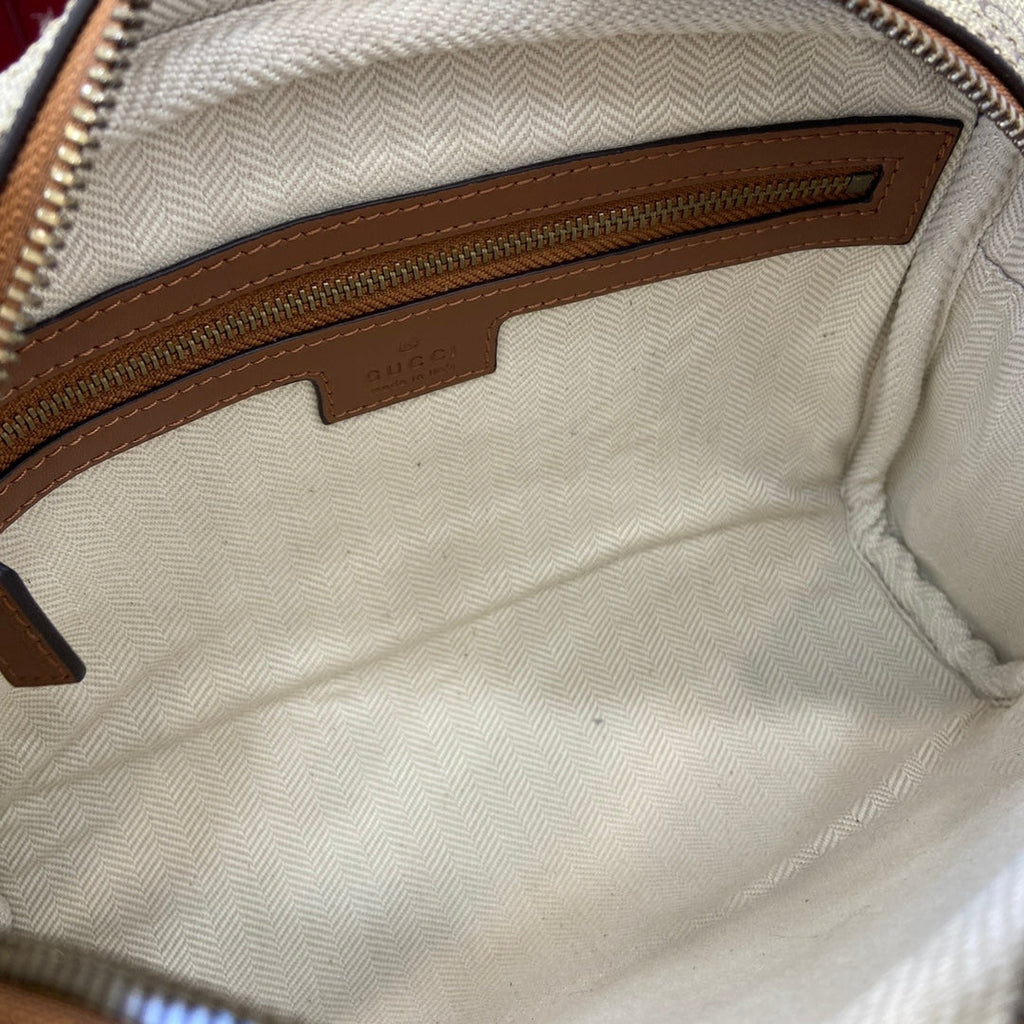 Gucci GG Emblem small crossbody bag, 821155 in brown fabric