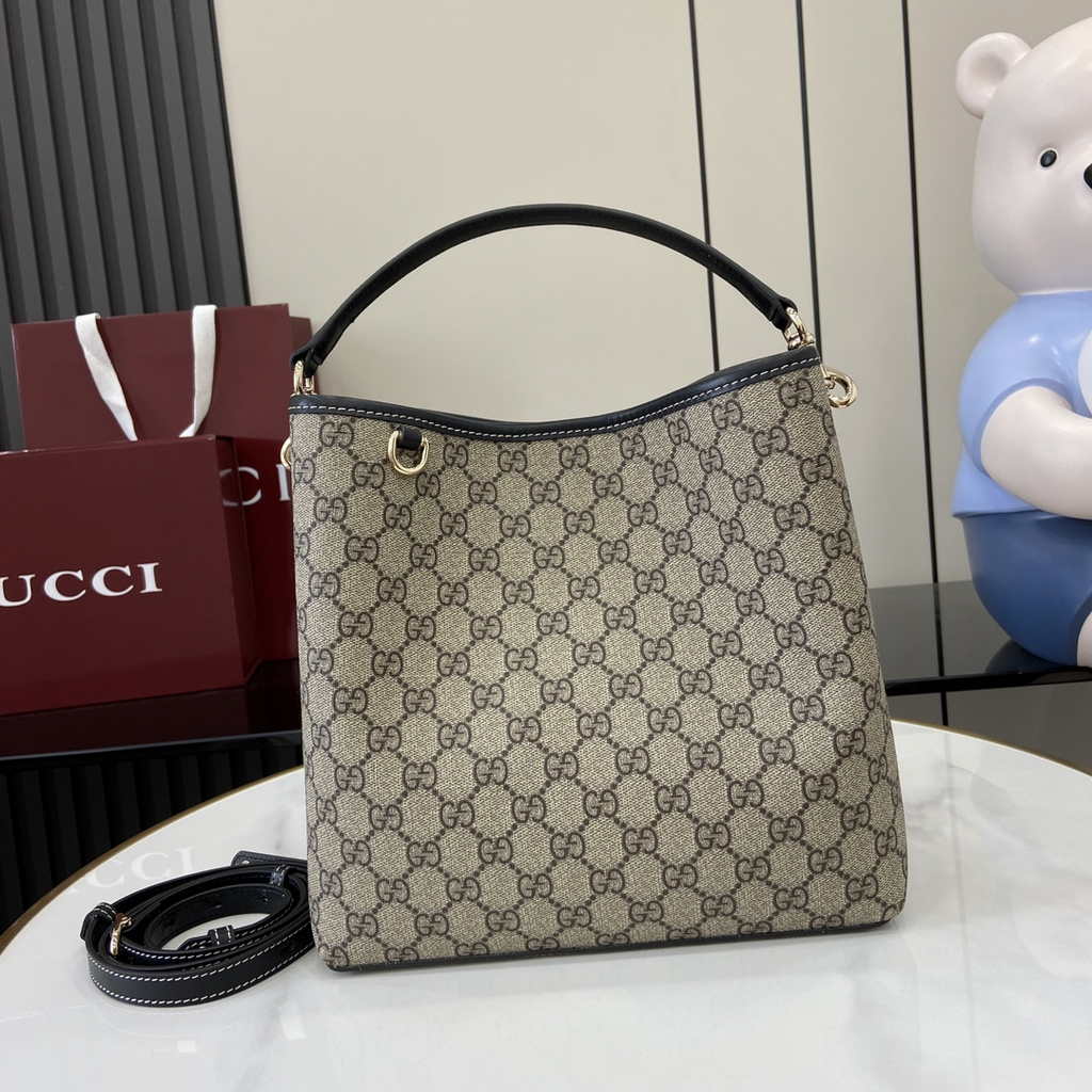 Gucci GG Emblem medium bucket bag ‎815103 in black fabric