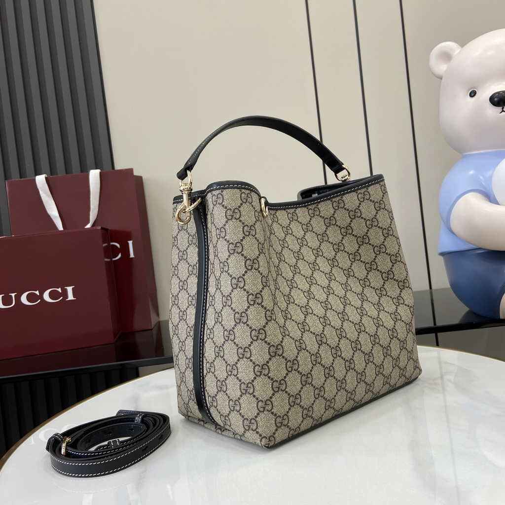 Gucci GG Emblem medium bucket bag ‎815103 in black fabric