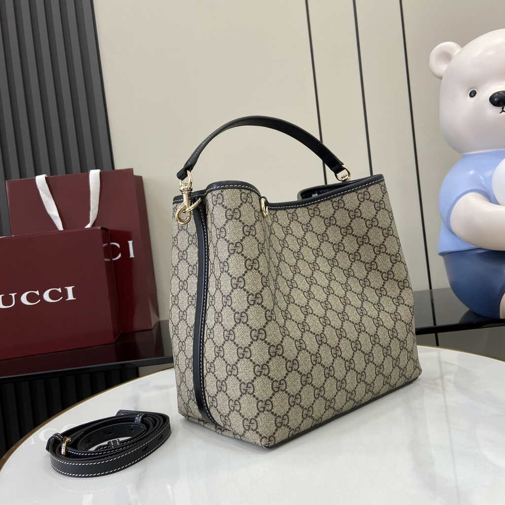 Gucci GG Emblem medium bucket bag ‎815103 in black fabric