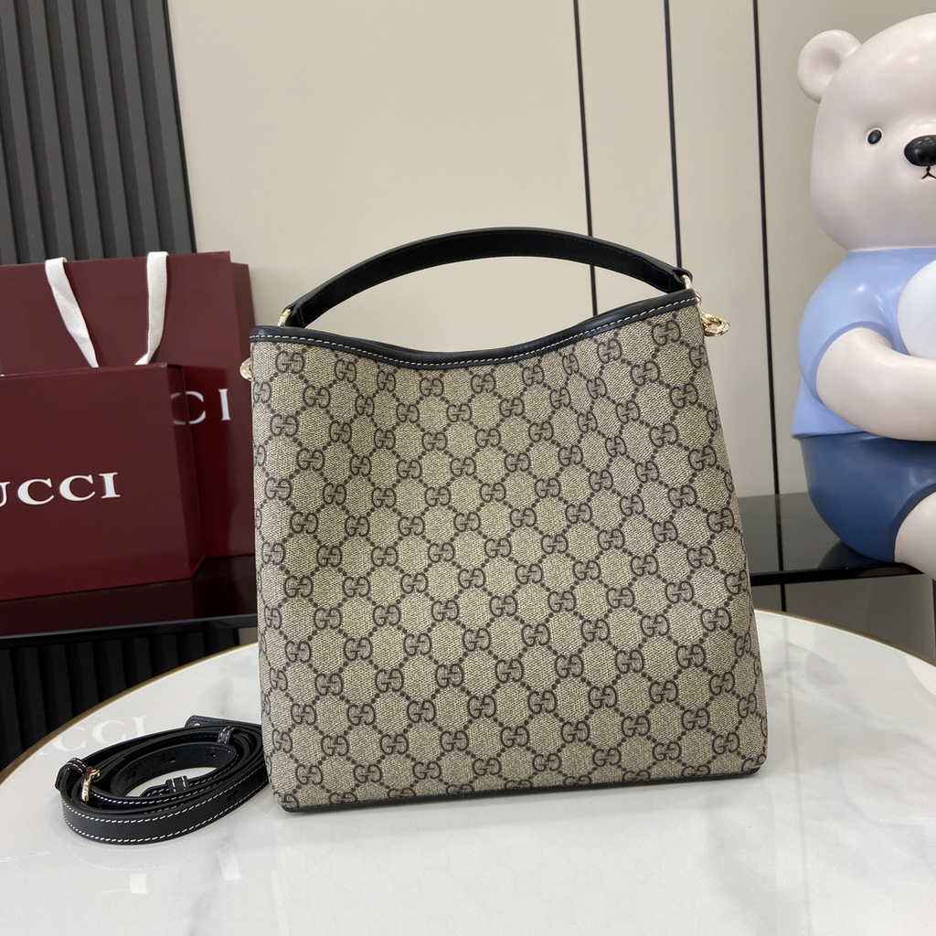 Gucci GG Emblem medium bucket bag ‎815103 in black fabric