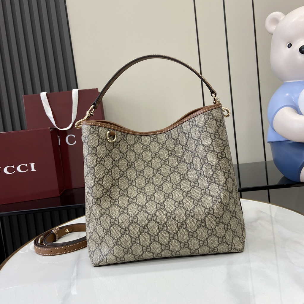 Gucci GG Emblem medium bucket bag ‎815103 in brown fabric
