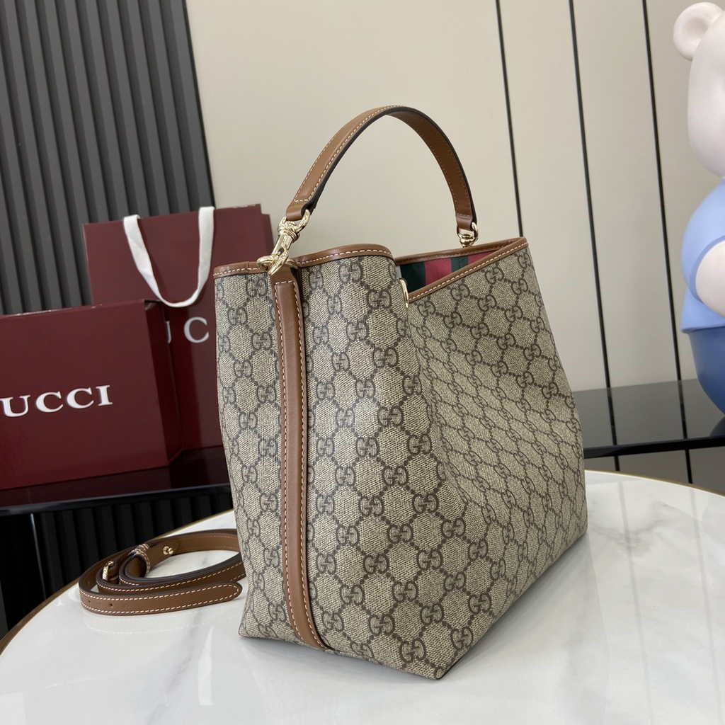 Gucci GG Emblem medium bucket bag ‎815103 in brown fabric