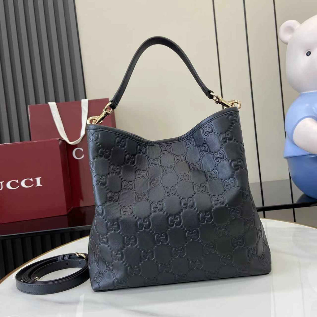 Gucci GG Emblem medium bucket bag ‎815103 in black leather