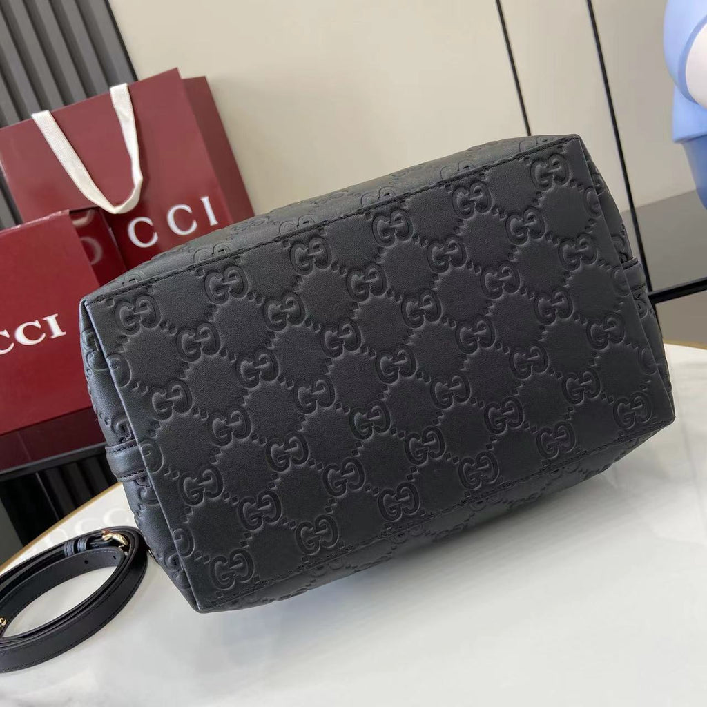 Gucci GG Emblem medium bucket bag ‎815103 in black leather