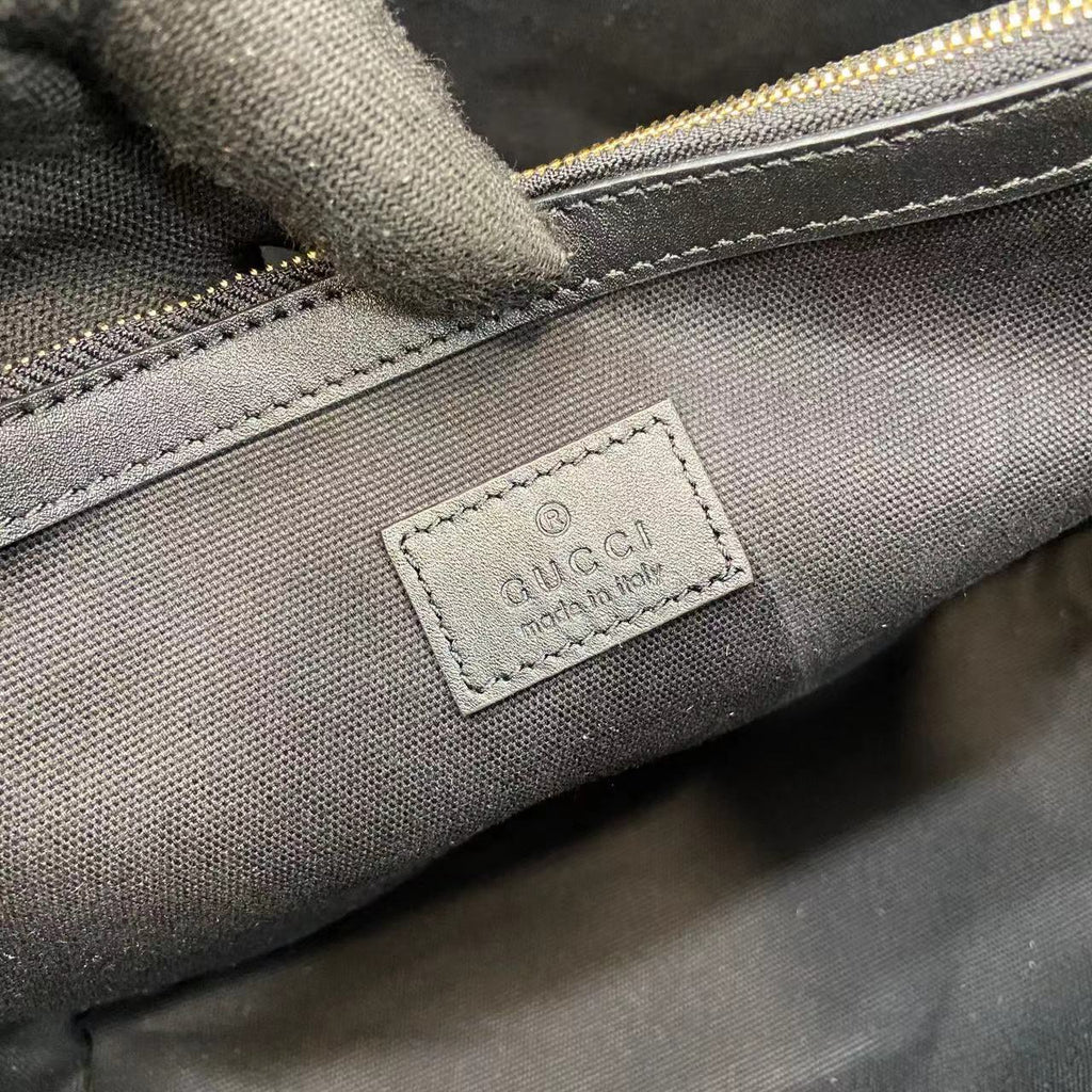 Gucci GG Emblem medium bucket bag ‎815103 in black leather