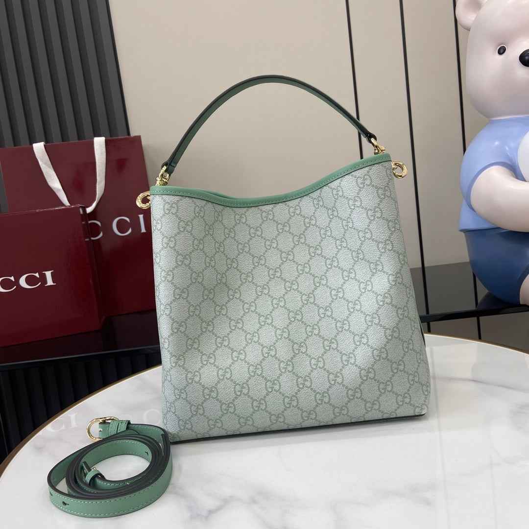 Gucci GG Emblem medium bucket bag ‎815103 in green fabric