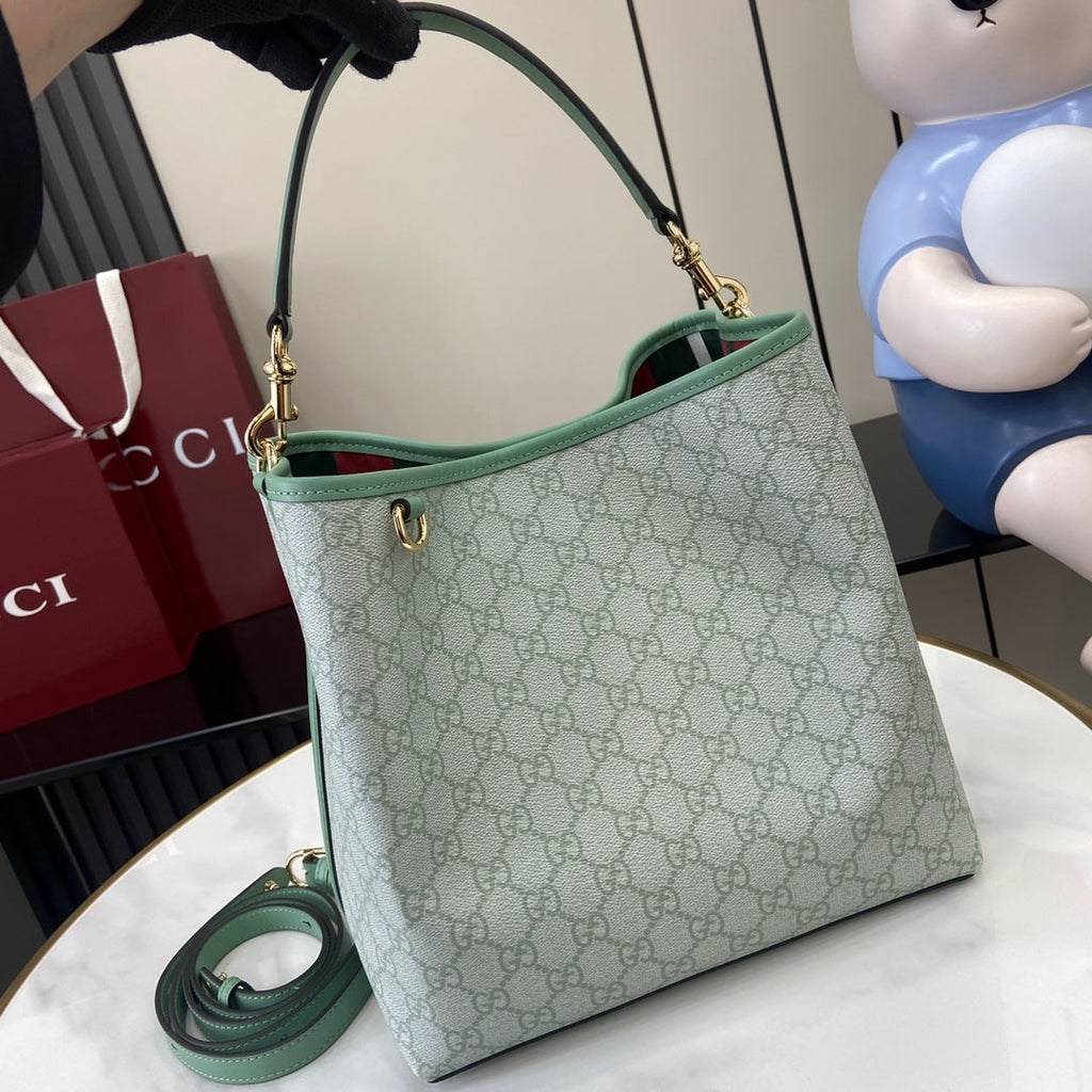 Gucci GG Emblem medium bucket bag ‎815103 in green fabric