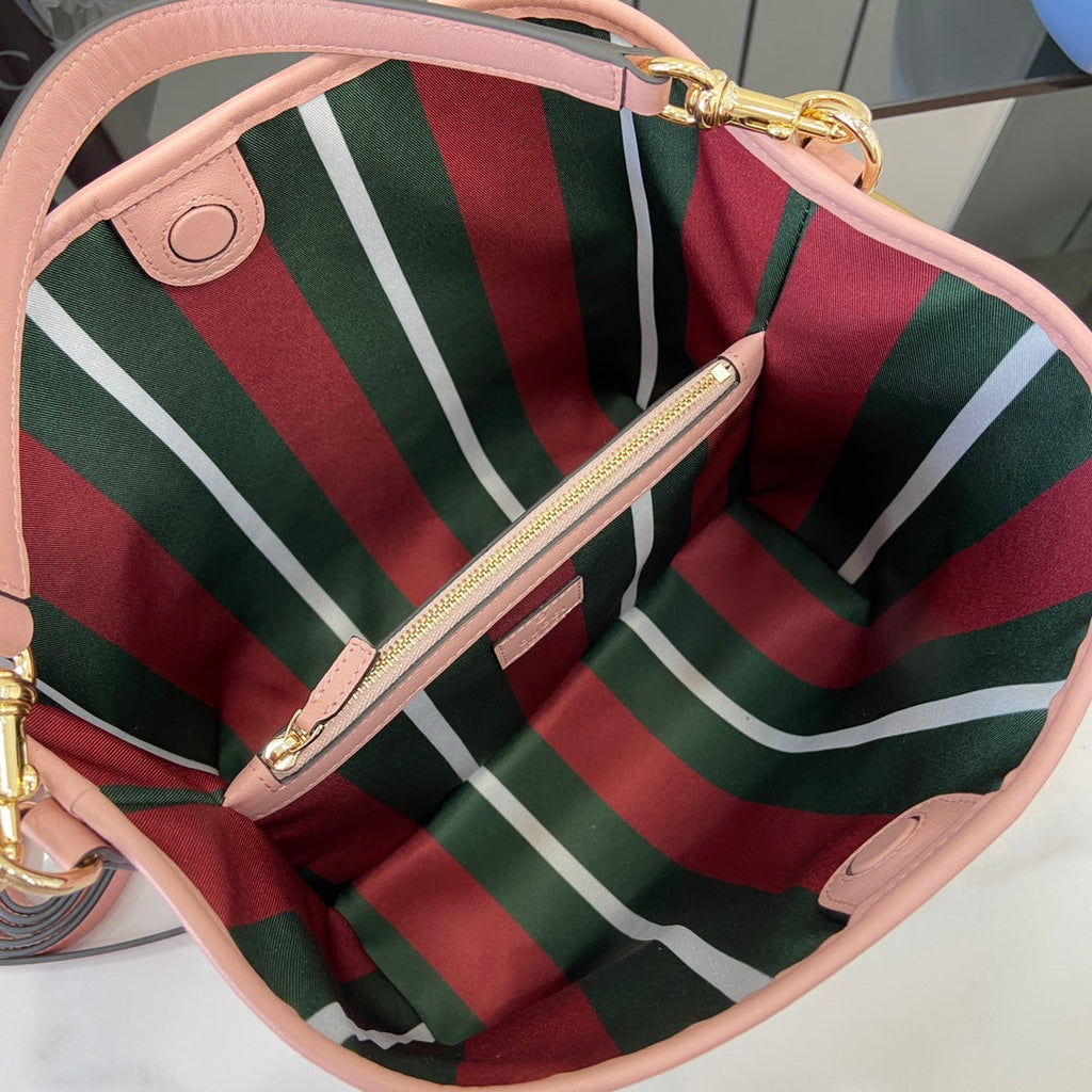 Gucci GG Emblem medium bucket bag ‎815103 in pink fabric