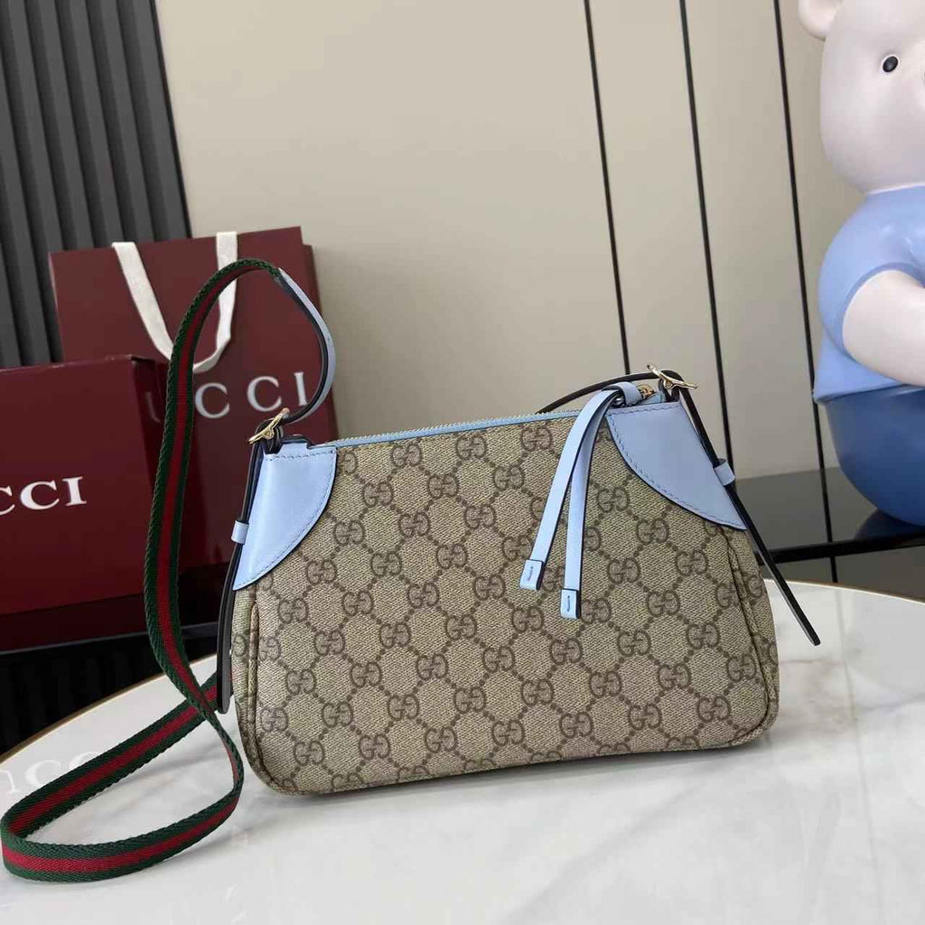Gucci GG Emblem small shoulder bag 815218 in blue fabric