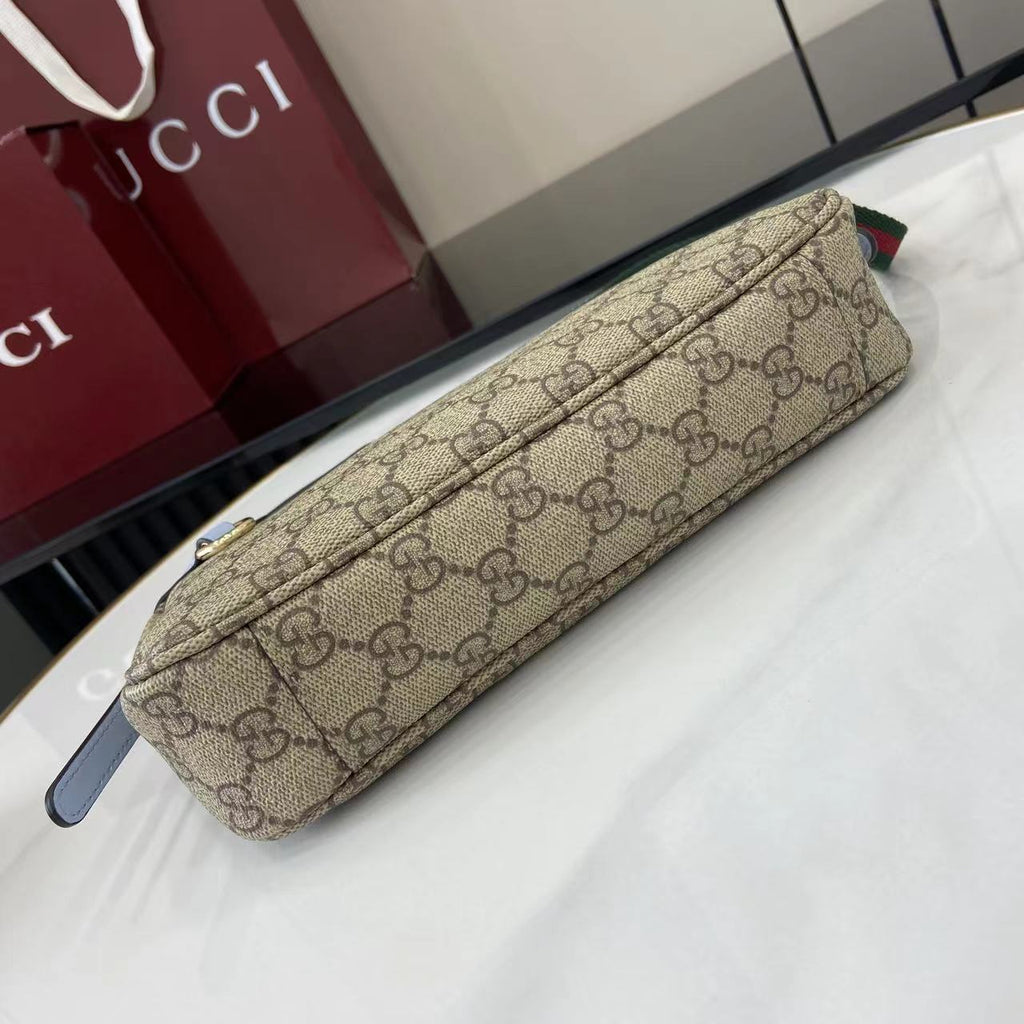 Gucci GG Emblem small shoulder bag 815218 in blue fabric