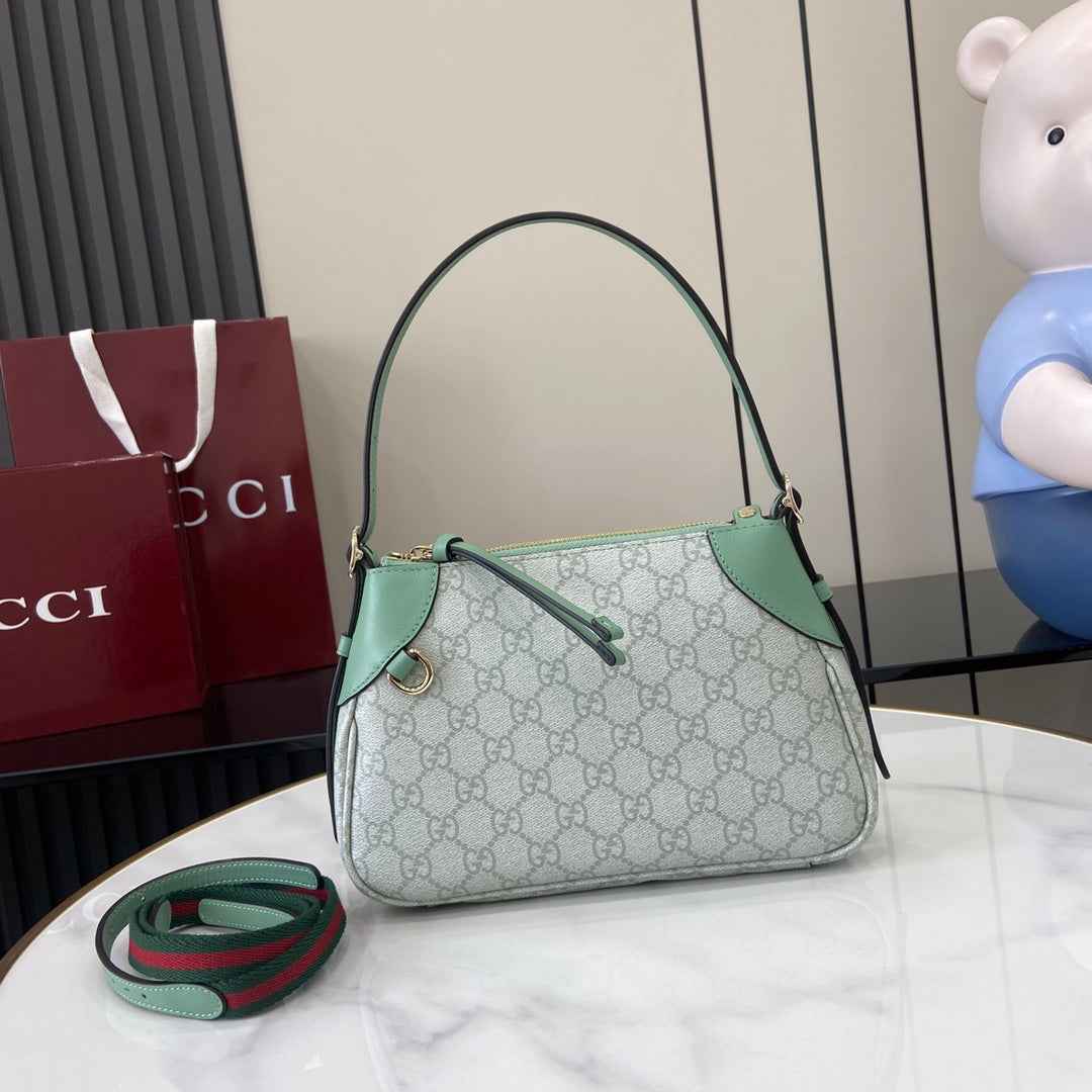 Gucci GG Emblem small shoulder bag 815218 in green fabric