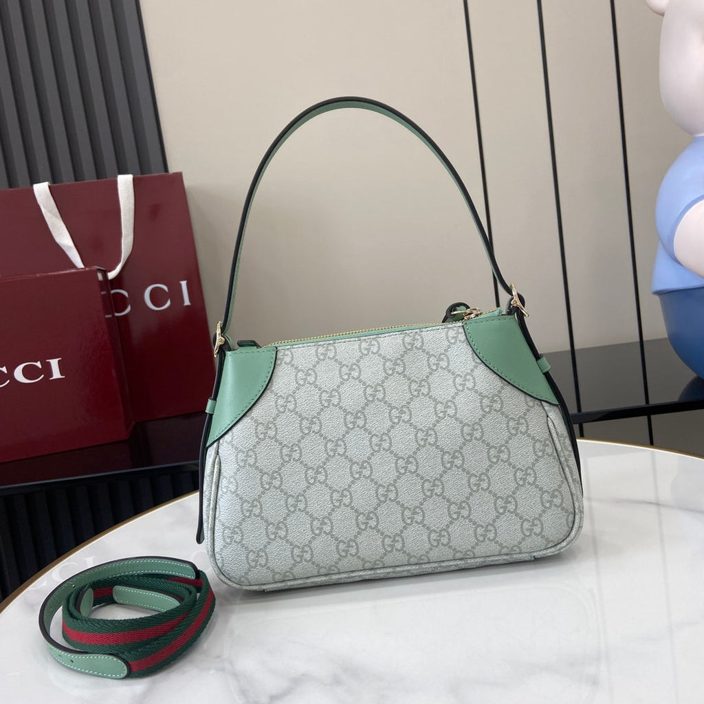 Gucci GG Emblem small shoulder bag 815218 in green fabric