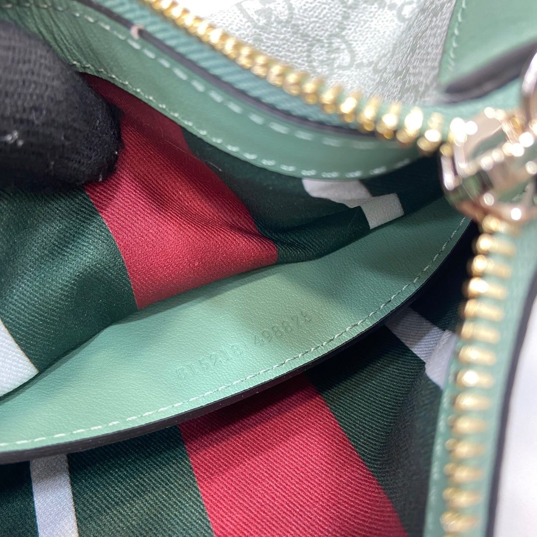 Gucci GG Emblem small shoulder bag 815218 in green fabric