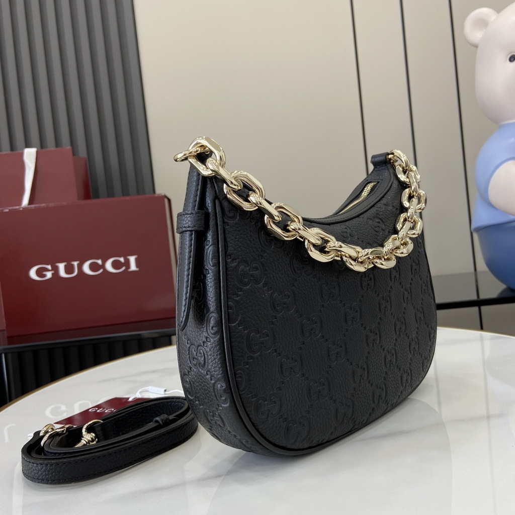 Gucci GG Emblem small shoulder bag 815409 in black GG leather