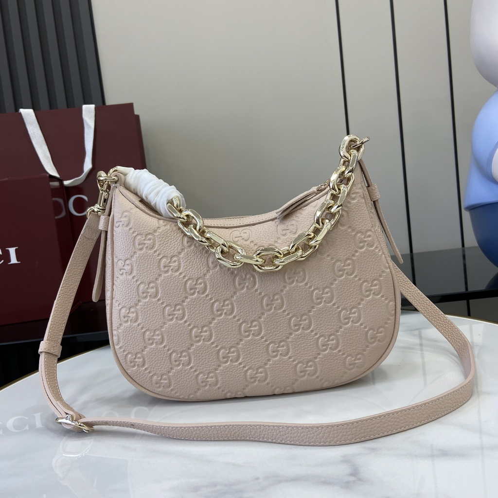 Gucci GG Emblem small shoulder bag 815409 in light pink GG leather