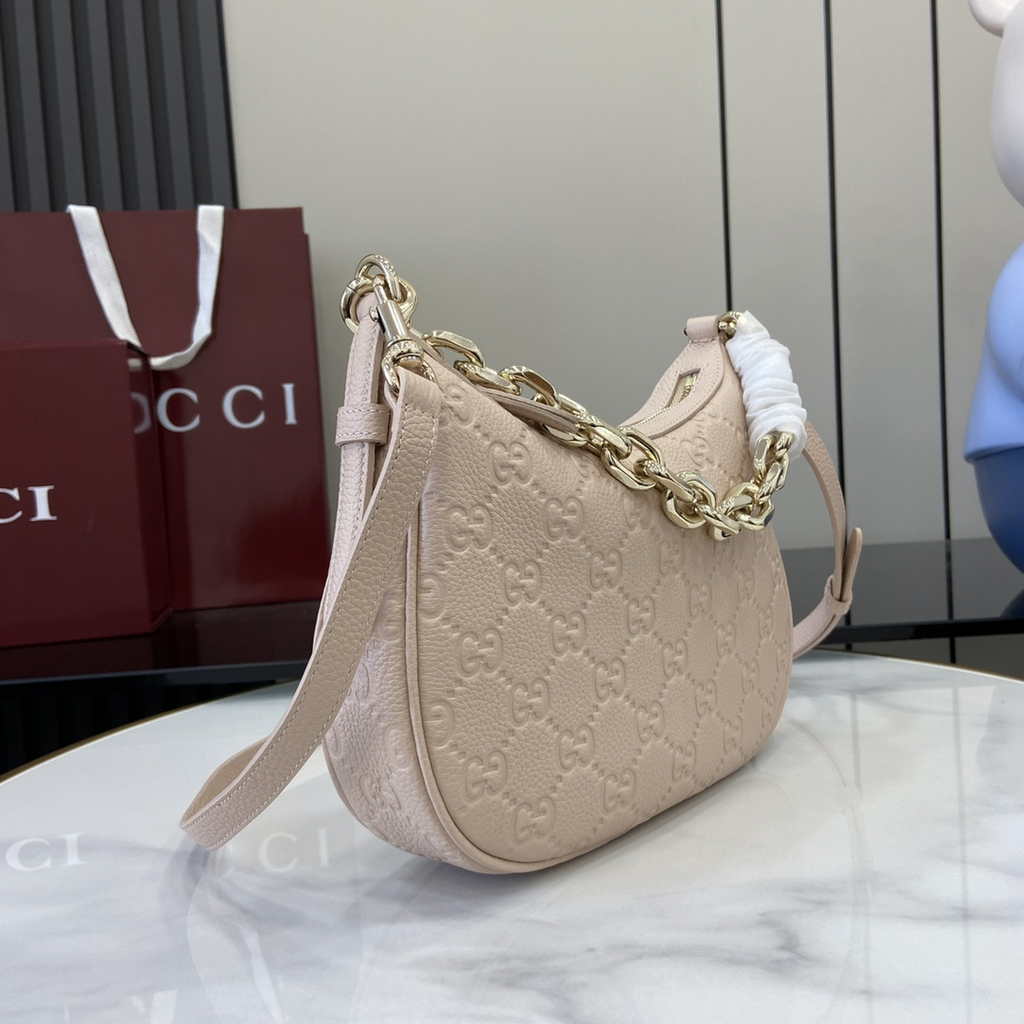 Gucci GG Emblem small shoulder bag 815409 in light pink GG leather
