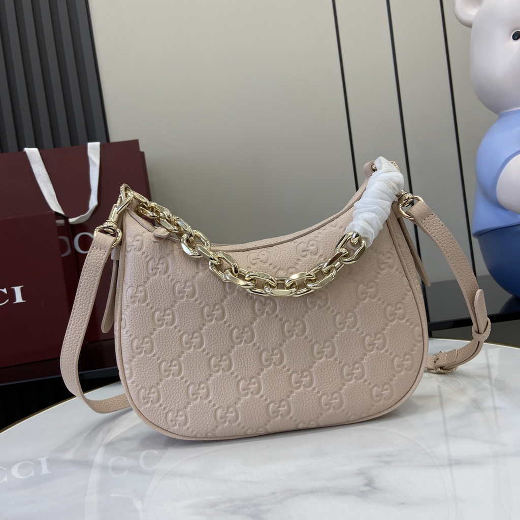 Gucci GG Emblem small shoulder bag 815409 in light pink GG leather