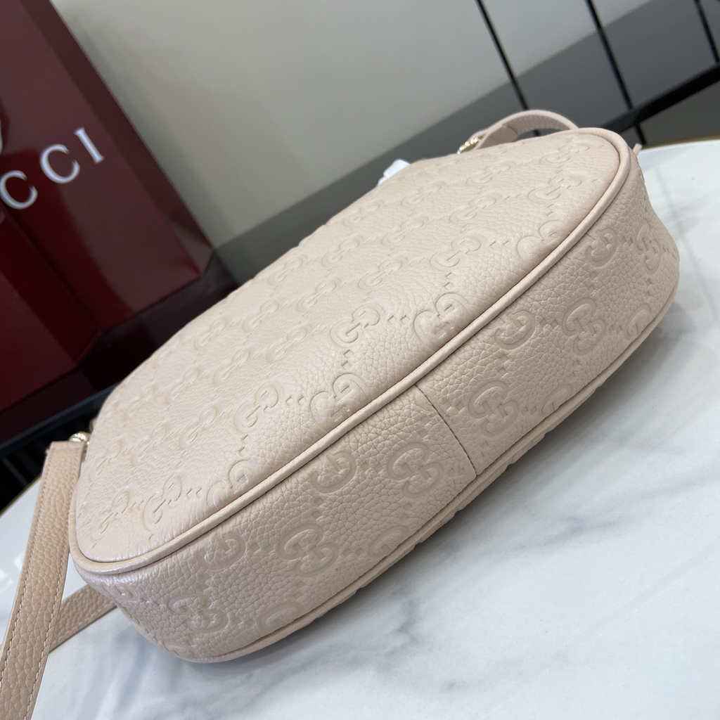 Gucci GG Emblem small shoulder bag 815409 in light pink GG leather