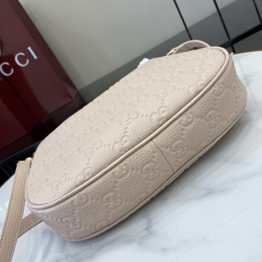 Gucci GG Emblem small shoulder bag 815409 in light pink GG leather