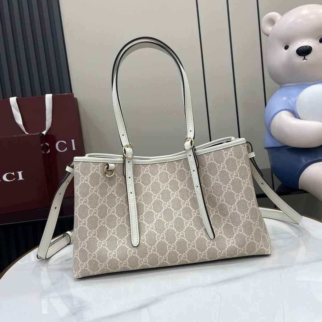 Gucci GG Emblem medium tote bag 815214 in white fabric