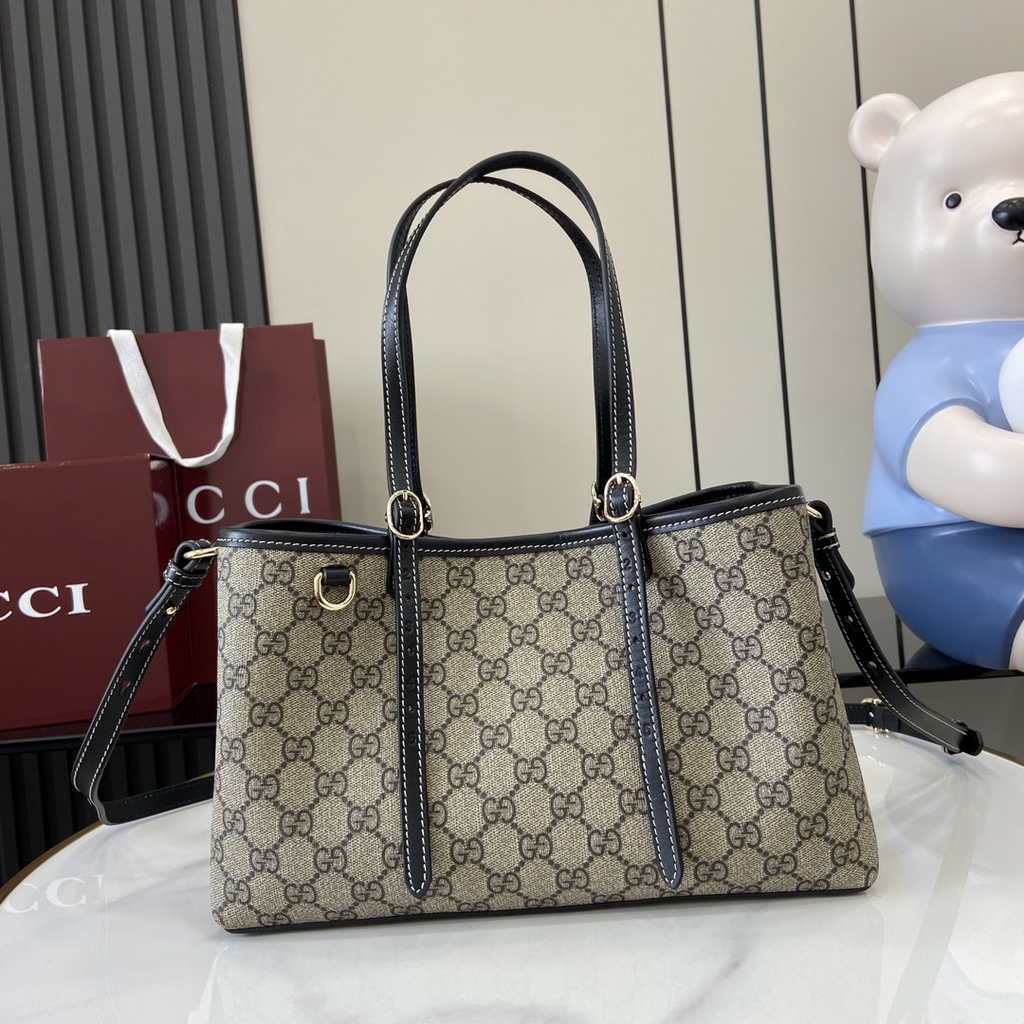 Gucci GG Emblem medium tote bag 815214 in black fabric