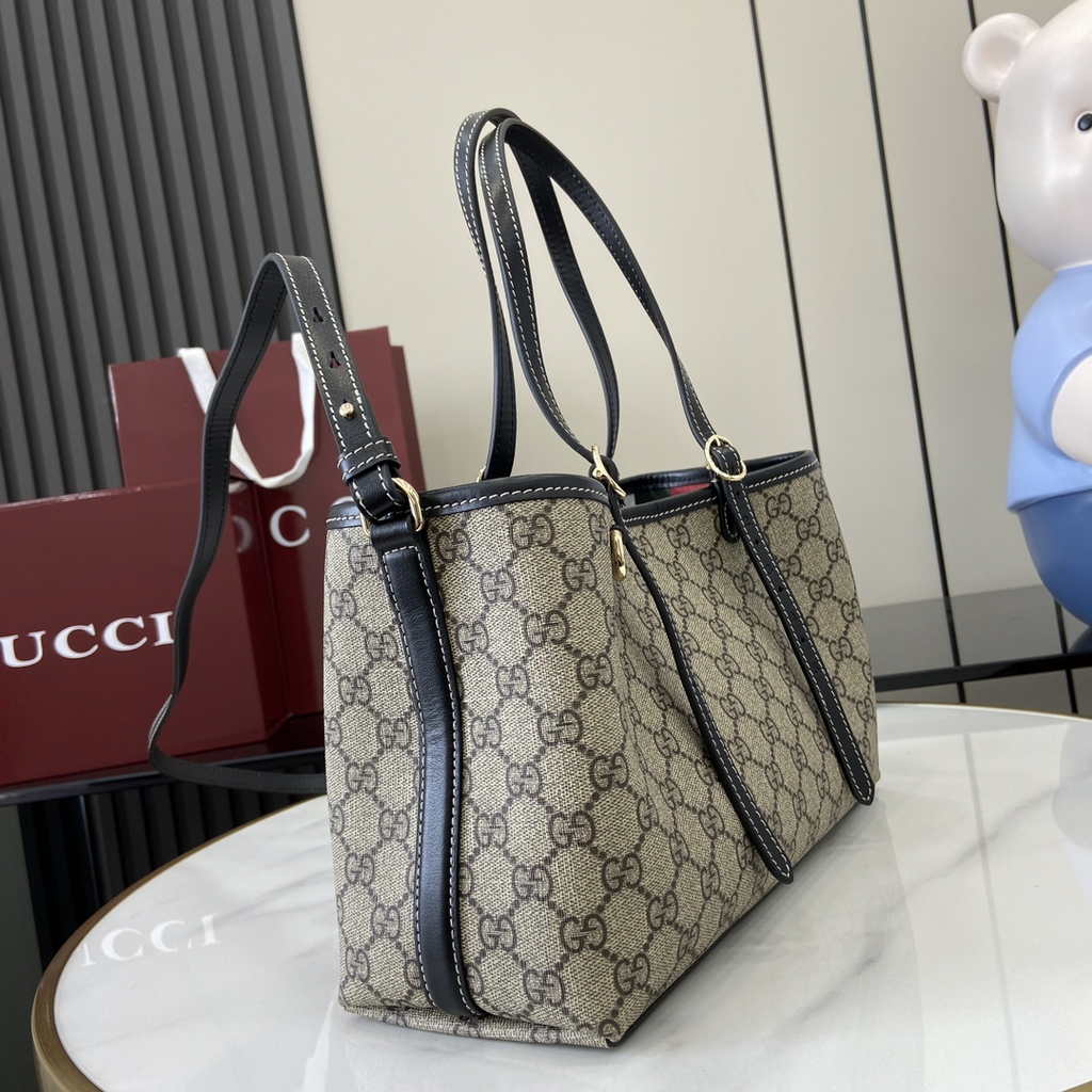Gucci GG Emblem medium tote bag 815214 in black fabric