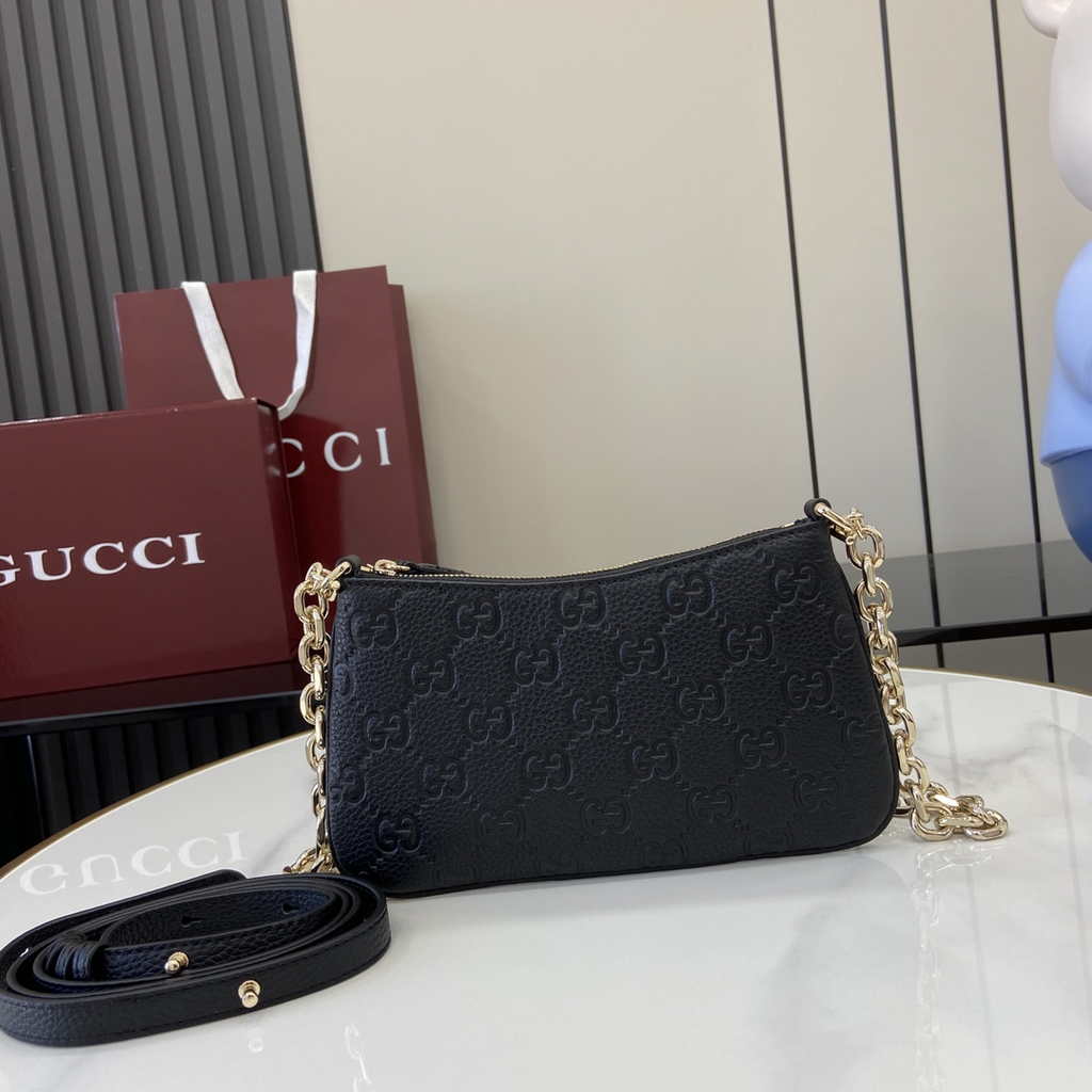 Gucci GG Emblem super mini bag 815278 in black leather